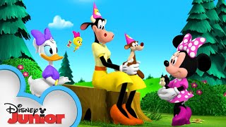 Clarabelles Kitty  Minnies BowToons 🎀  disneyjunior [upl. by Karb]