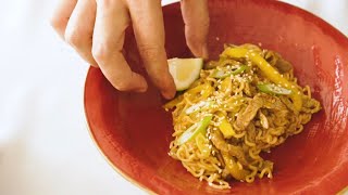 Ricetta noodles thailandesi con manzo e curry rosso  Arnaboldi [upl. by Sikko459]