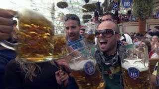 Globalisierter Rausch Touristen auf dem Oktoberfest  SPIEGEL TV [upl. by Wulf685]