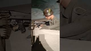 MG 42  DEUTSCHE WEHRMACHT  Deutscher Soldat mit MG 42 und Bunkerstellung  Museum WW2 [upl. by Jeddy]