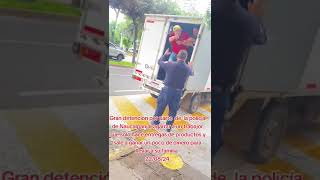 policía de Naucalpan haciendo de las suyas agarrando a un peligroso trabajador por no poner un cono [upl. by Irodim958]