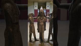 تمثال الملك رمسيس الثالث وهو يتوج من حورس وست Statue of Ramesses III Horus and Set [upl. by Laram217]