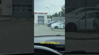 Wakacyjne kolejki do STACJI ŁADOWANIA TESLI 😬 Ile trzeba czekać tesla supercharger danielgrzyb [upl. by Oirom]