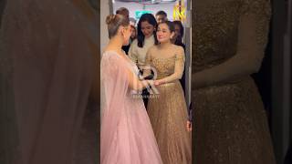 Hania Amir amp Kubra Khan shares loves and hugs backstage 9th Hum Awards in London 🇬🇧 [upl. by Anagnos]