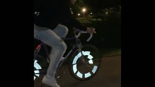 WeFlex  Fahrrad Reflektoren Clips  Stylisch und sicher im Straßenverkehr [upl. by Akimaj]