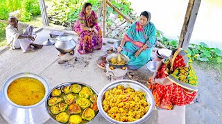 লক্ষ্মীপুজো স্পেশাল ভোগের খিচুড়ি বেগুন ভাজা বাঁধাকপির ঘন্ট রান্না😁voger khichuri recipe [upl. by Aicak]