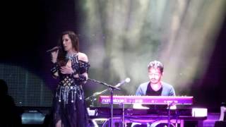 Malú  Mi mundo en el aire 23092016 Sevilla [upl. by Magulac754]