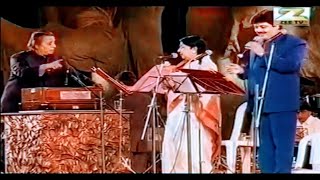 Are Re Are Ye Kya Hua  Lata Mangeshkar amp Udit Narayan Performance  Lata Mangeshkar Concert 2002 [upl. by Assenna]