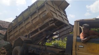 Truck dump ●● Sekeras ini ayahmu bekerja ●● KanggoDolananwk3lc [upl. by Acimehs134]