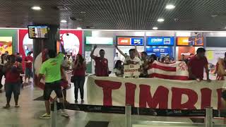 Torcida do Náutico agora no Aeroporto para receber a delegação mesmo após o vexame de ontem [upl. by Sigler494]