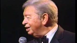 Mel Tormé  The Christmas Song Chestnuts Roasting on an Open Fire [upl. by Elsinore]