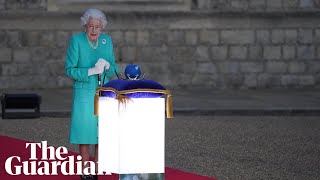 Queen leads lighting of jubilee beacons at Windsor Castle [upl. by Maillw]