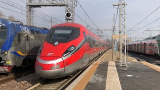 FRECCIAROSSA TRENI MERCI E passeggeri in arrivo partenza e transito alla stazione di Ferrara [upl. by Beitz]