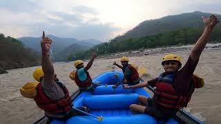 Rishikesh River Rafting Accident 2024 Rishikesh Raft Flip and Rescue 🛟 [upl. by Marshal985]