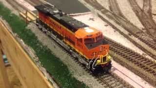 HO Scale Athearn Genesis ES44AC review and VS Intermountain [upl. by Bencion]