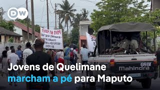 PODEMOS Jovens de Quelimane marcham a pé para Maputo [upl. by Dupin61]