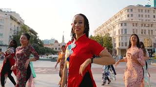 Kriola Rainha Africana  Djodje  Saigon Vietnam Ginga Flashmob 2022 [upl. by Grantland]