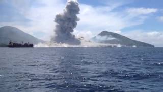 Ce touriste filme leruption dun volcan par hasard [upl. by Dominus]