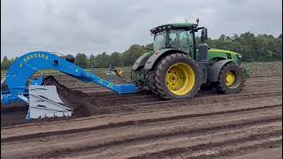 Fontana SB 600 leveller towed by a John Deere tractor [upl. by Jillene]