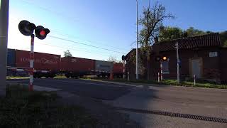 Przejazd kolejowy Babice ul Grunwaldzka 2  Polish Railroad crossing 踏み切りポーランド 4K [upl. by Aneez396]