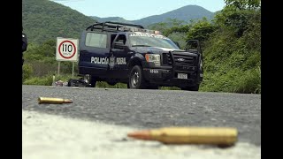 Emboscan a federales en Michoacán van 22 muertos [upl. by Aiekahs569]