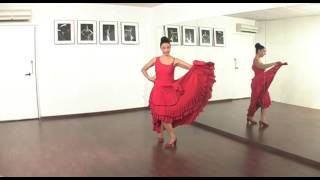 La forma de bailar los tangos flamencos [upl. by Yaker]