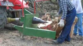 Holzspalten mit Steyr 190 und Posch Kegelspalter [upl. by Eachern]