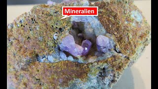 Sammlerschätze Mineralien und Gesteine Schatzsuche mit Edelsteinen in Mineraliensammlung [upl. by Kensell]