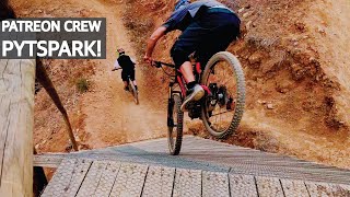 Enduro en PytsPark Saltos Tarimas Técnica y Caídas en Bicicleta con Patreon Crew [upl. by Aicirtel]