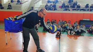 DERS  1 MİNİ VOLEYBOLDA SERVİS NASIL ATILIR [upl. by Gorton]