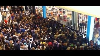 Black Friday Shopping Chaos  Black friday crowd  happy thanksgiving day [upl. by Prevot]