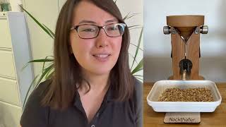 Leckere Hafer Flocken ganz einfach SELBST herstellen  Flockenquetsche Schnitzer  Unboxing amp Test [upl. by Ahseined]