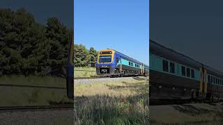 Griffith Xplorer  returning to Sydney  at Junee NSW Australia [upl. by Anilahs]