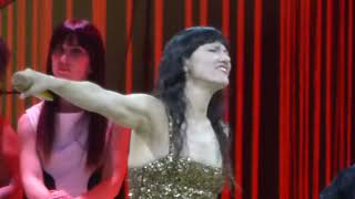 Elisa e Carmen Consoli l ultimo bacio live Forum Assago 15 12 2023 [upl. by Aduhey]