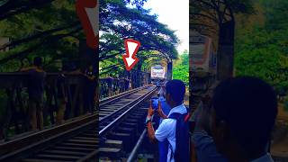 මෙහෙම දෙයක් උනහම අම්මෝ 😱😱😱😱😱 train ilovetrainsyesido highspeedtrain usa [upl. by Ahseket]