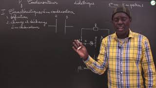 Cours  Première S  Physique  Chimie  P8 Le condensateur  Caractéristiques dun condensateur [upl. by Bach]