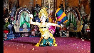 Legong Dance Oleg Tambulilingan Ubud Palace Bali Bina Remaja Troupe [upl. by Ogata]