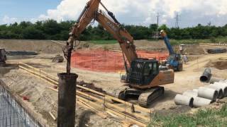 Scavo Pozzi drenaggio  Excavation of Dewatering wells [upl. by Aikkan]