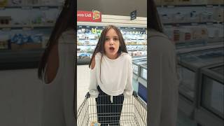 Indovinate dove siamo🤭 IL CASATIELLO AL SUPERMERCATO😂 lipsync comedy lol [upl. by Ainsley]