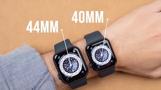 Apple Watch SE 2  Size Comparison on Wrist 40mm vs 44mm [upl. by Sisak430]