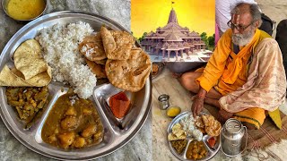 श्री राम जन्मभूमि Ayodhya में Free Food For Everyone🙏🏻🙏🏻 Indian Street Food  Uttar Pradesh [upl. by Cele]