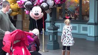 Picking a balloon Disneyland Paris [upl. by Letisha]