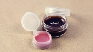 Como hacer tu propio brillo labial Facil  Lip balm Howto [upl. by Henryetta656]