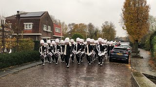 Advendo door de regen op weg naar het centrum van Sneek [upl. by Chancellor]