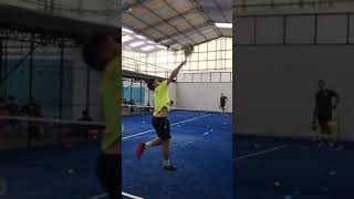 Clase padel gancho a la reja desde el drive  Clips para mejorar tu padel Padel play ▶️ [upl. by Jessen]