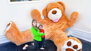 Worlds Giant Bear Prank on 3 Year old [upl. by Dud244]