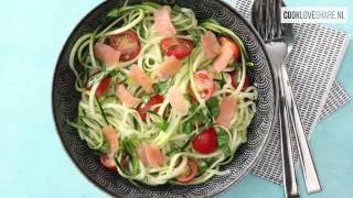 Pasta van courgette met zalm  CookLoveShare [upl. by Delinda636]