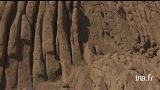 Maroc  oasis serpentant dans la Vallée du Dadès [upl. by Rocher]