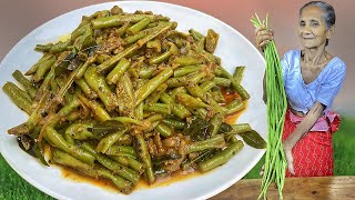 Grandmas 👵 Long Beans Curry Recipe 🥰 Easy and Flavorful 👩🏻‍🍳 Spicy and Tasty by Grandma Menu [upl. by Atsyrc]