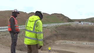 Erratic drivers concerning road workers on Highway 55 near Avimor [upl. by Chic]